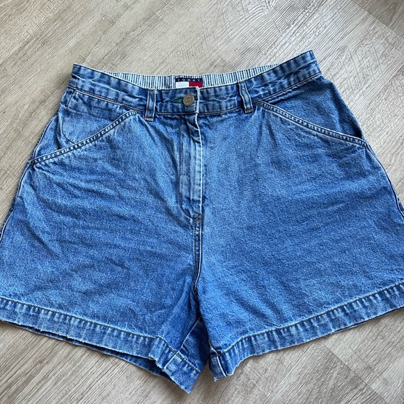 Tommy Hilfiger Mom Shorts - Picture 2 of 10
